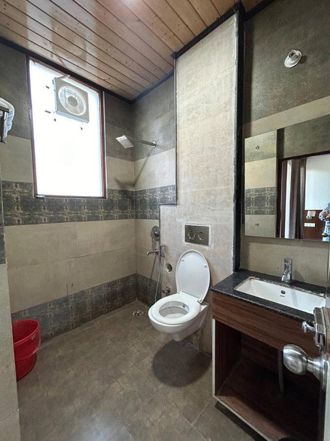 Hotel 7 Heavens Mussoorie Esterno foto